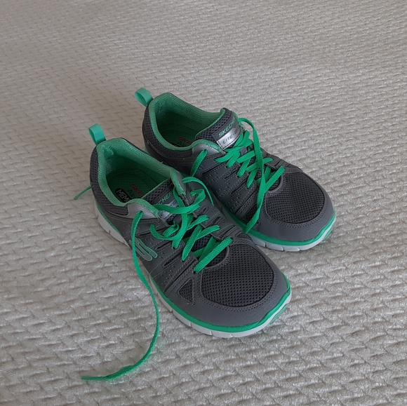 skechers mint green
